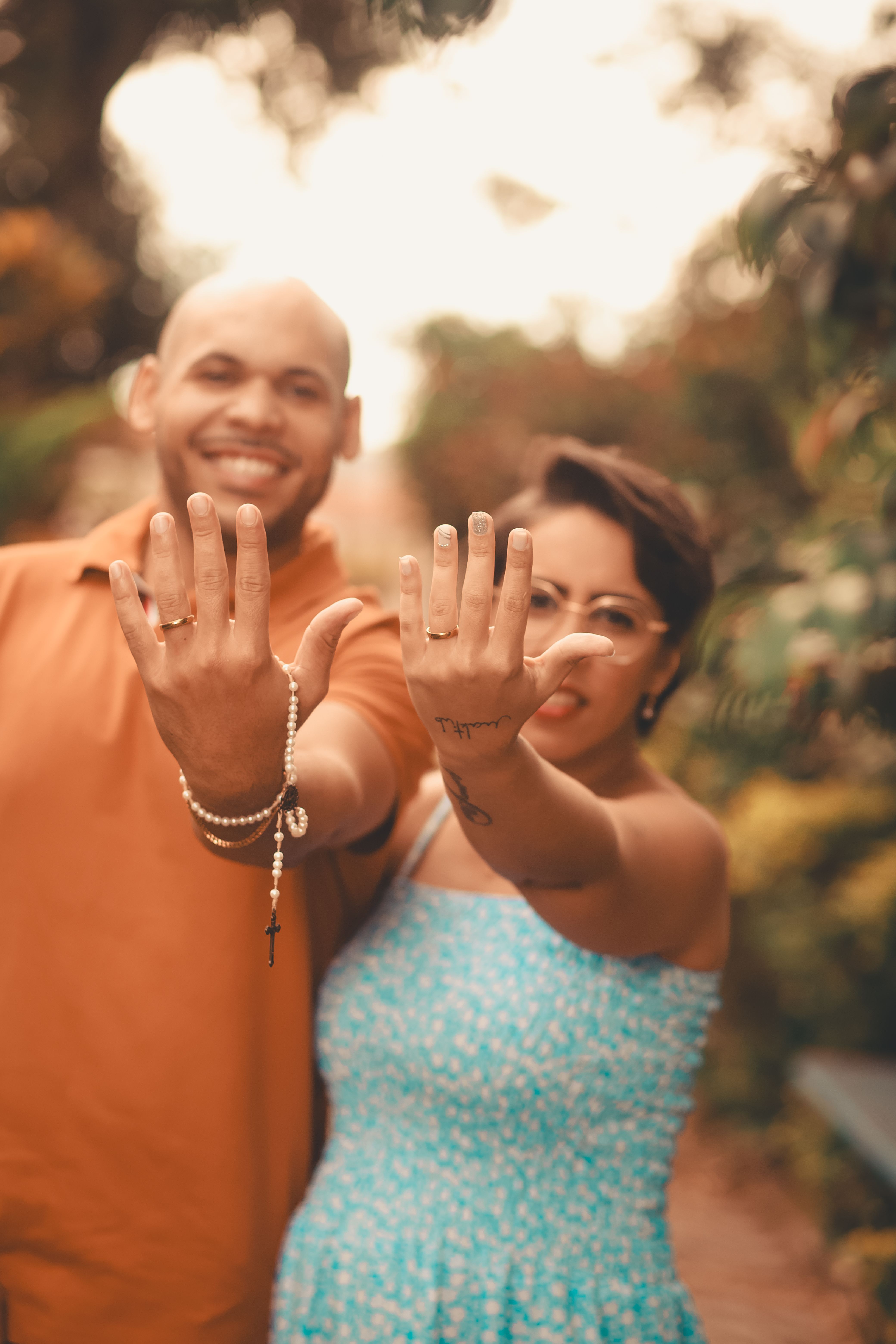 Online dating: starting a conversation on a niche platform
