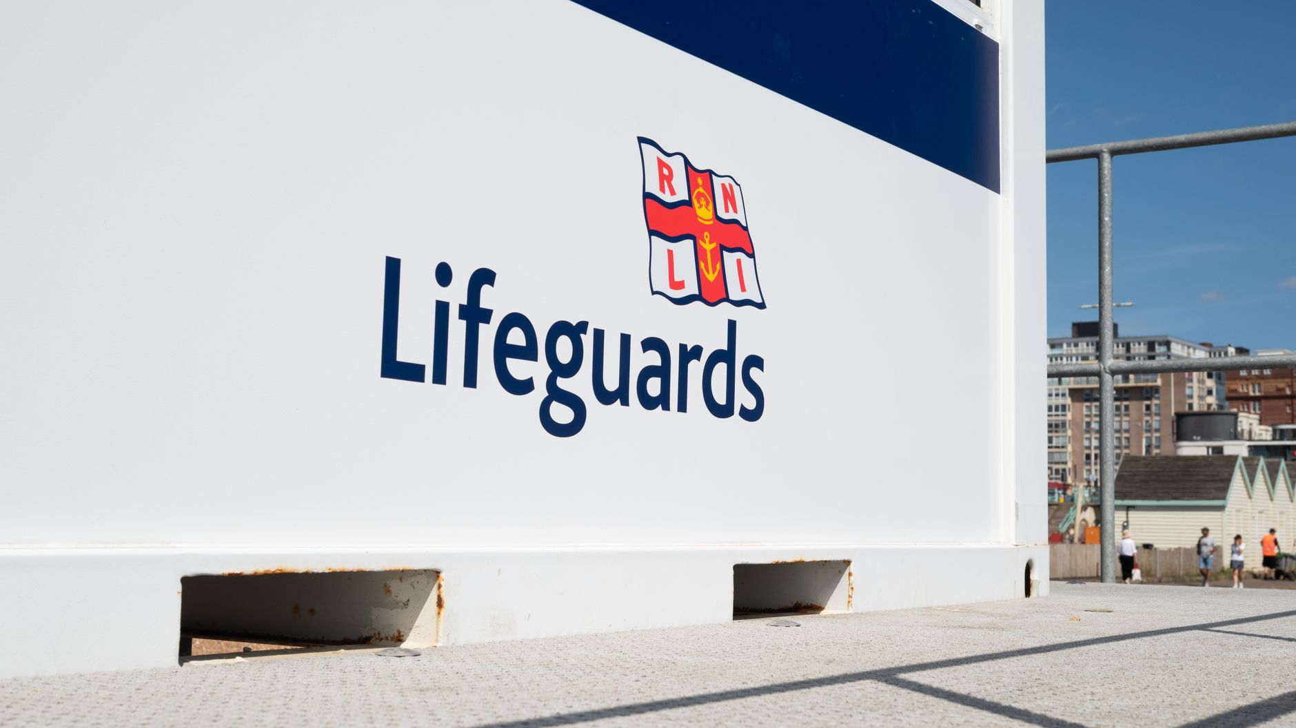 RNLI cankurtaran botu ve gönüllüleri