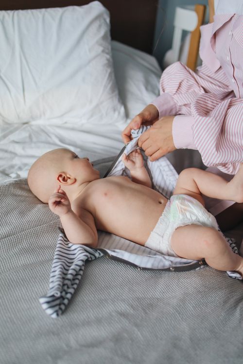 Baby Developmental Milestones: A Month-by-Month Guide (0-12 Months)