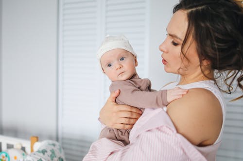 Ingyenes stockfotó anya és a baba, anyaság, apaság témában