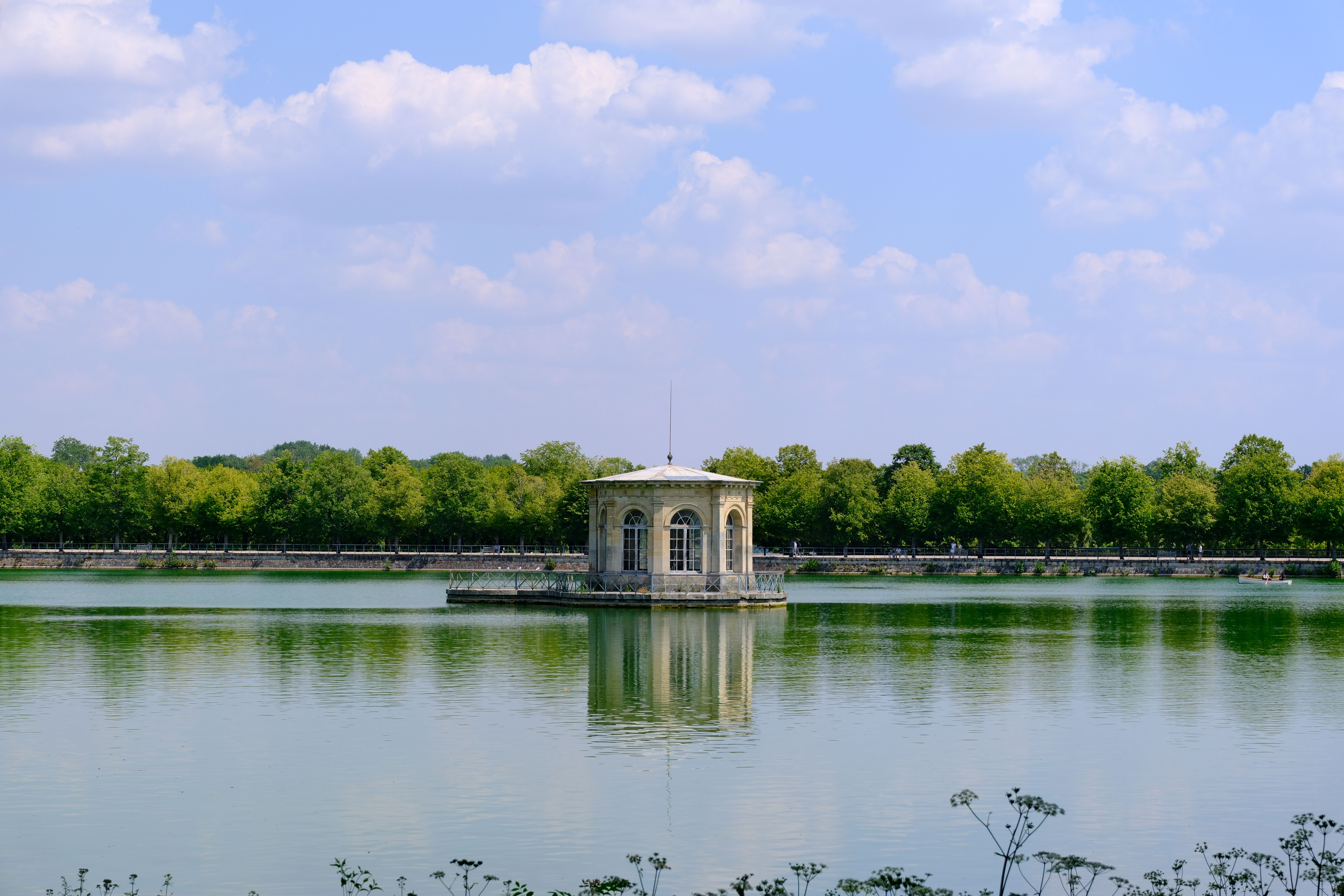 Fontainebleau Contained Southern