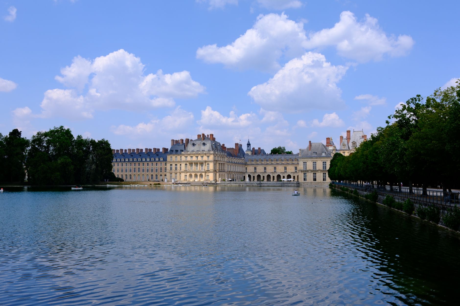 The Ultimate First-Timer's Guide to Fontainebleau: Imperial Splendor and Forest Trails