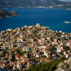 Kastellorizo: Turkey and Greece clash over maritime warnings