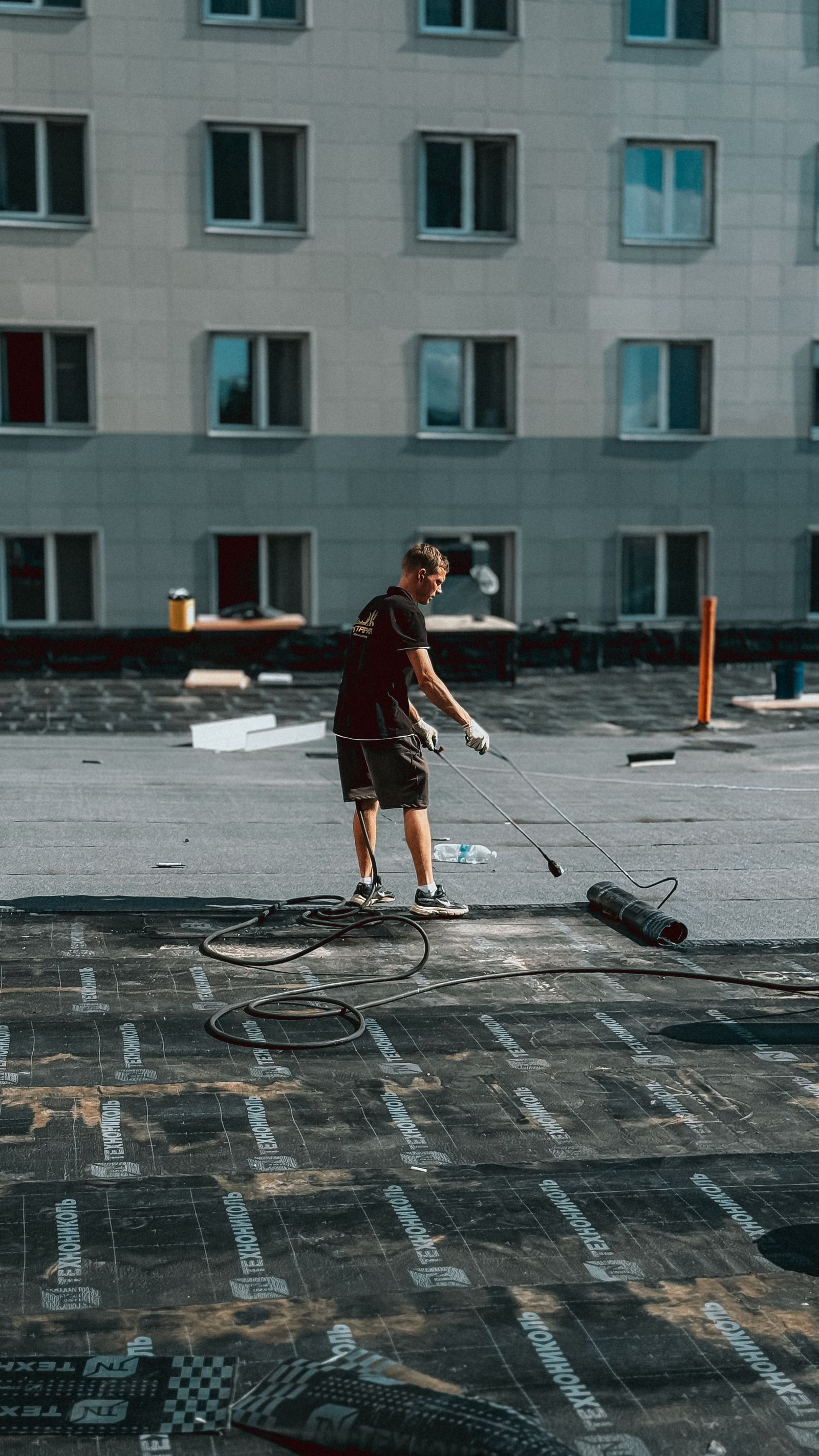 Couvreur sur chantier à Parentis-en-Born