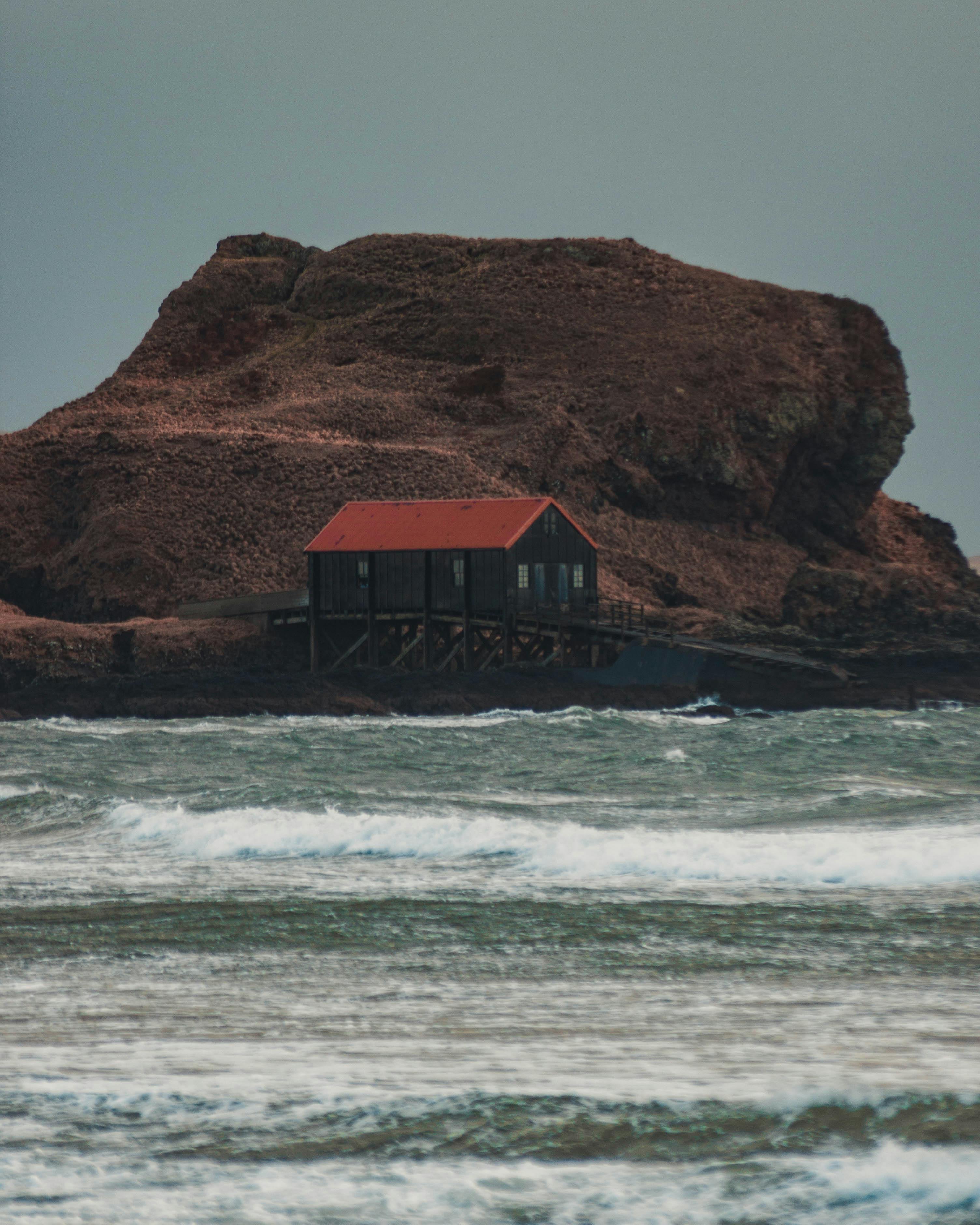Explore the rugged beauty of Southend, Scotland with this stunning coastal scene.