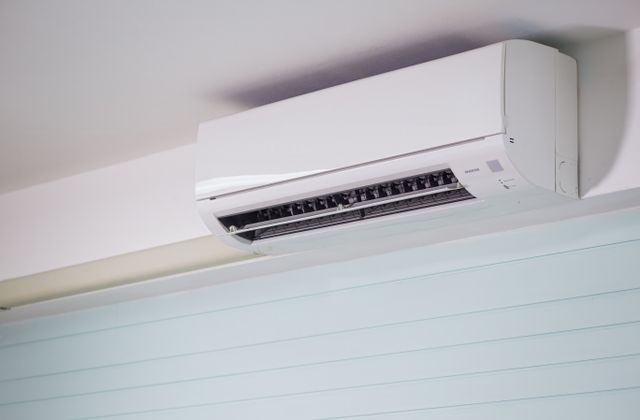 Split inverter air conditioner unit for homes and offices