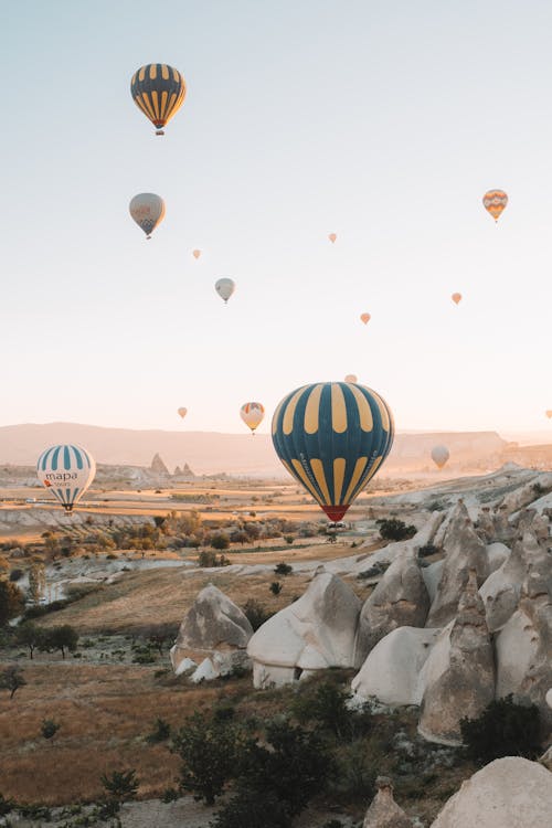 Δωρεάν στοκ φωτογραφιών με αυγή, βουνό, μπαλόνια