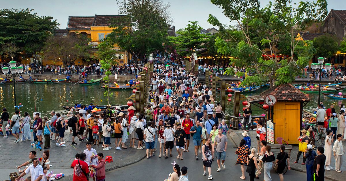 30,000 Rubber Ducks and Live Music: Rhythms at the River Walk Returns Sept. 19