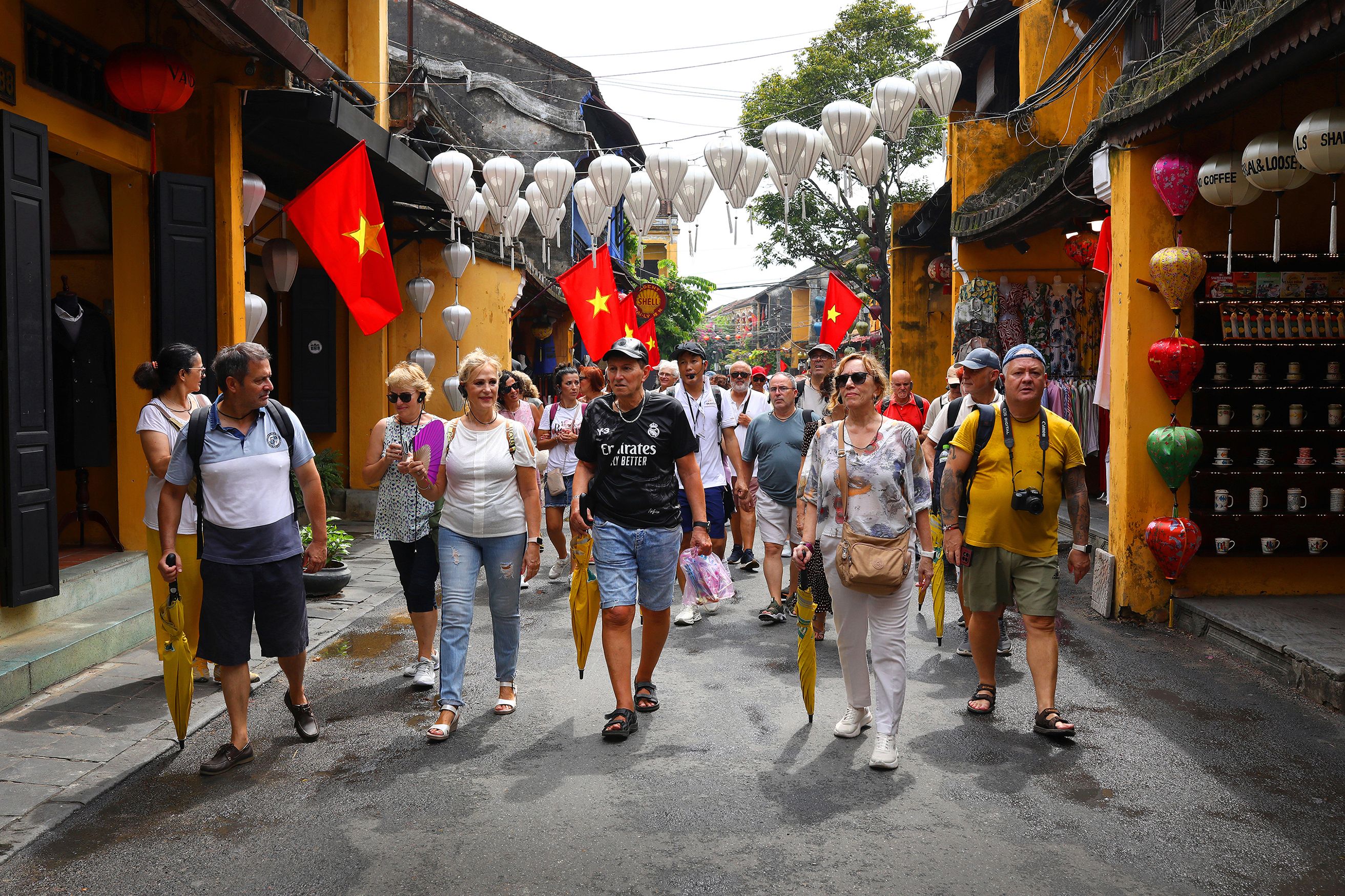 Unpacking for a month: Tourists swap quick stopovers for slow travel in Korea — Photo by Võ Văn Tiến on Pexels