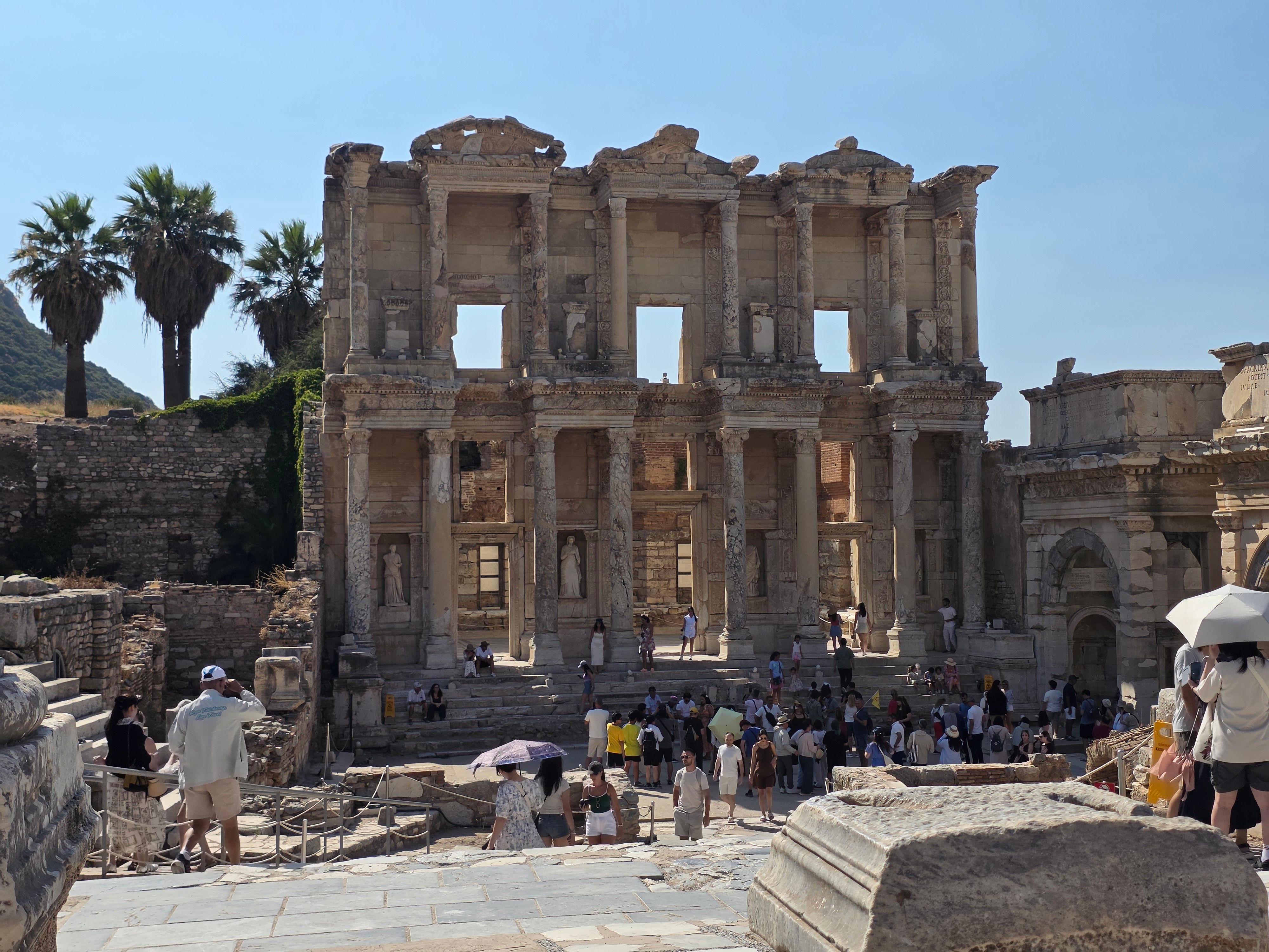 general travel group reviews — Photo by İrem P. on Pexels