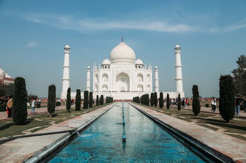 Taj Mahal Sob O Céu Azul