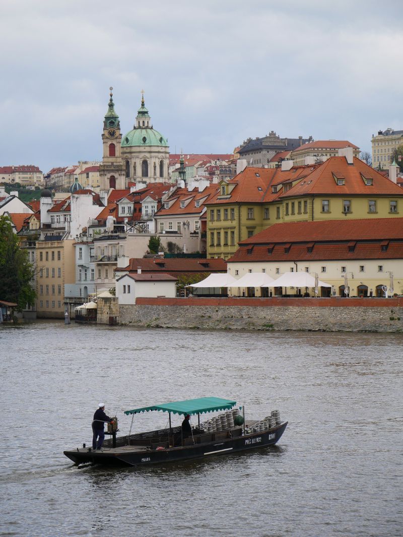 Prague 50-minute sightseeing evening cruise