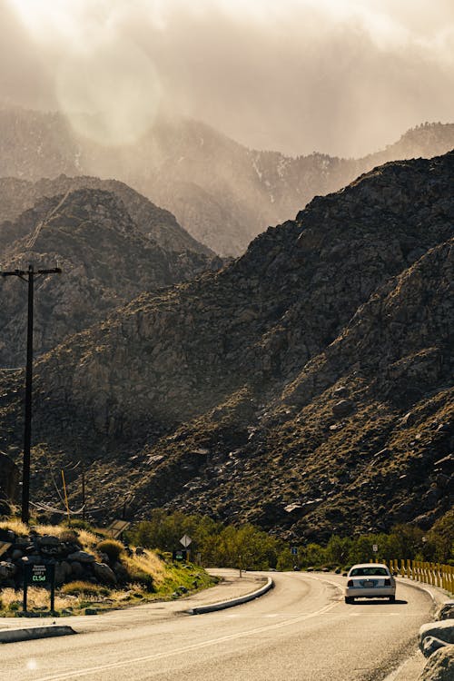 Kostnadsfri bild av bergen, bil, dagsljus