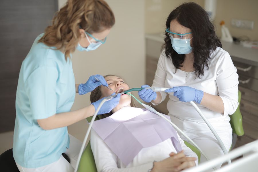 Moderne Cure dentali in einer Zahnarztpraxis