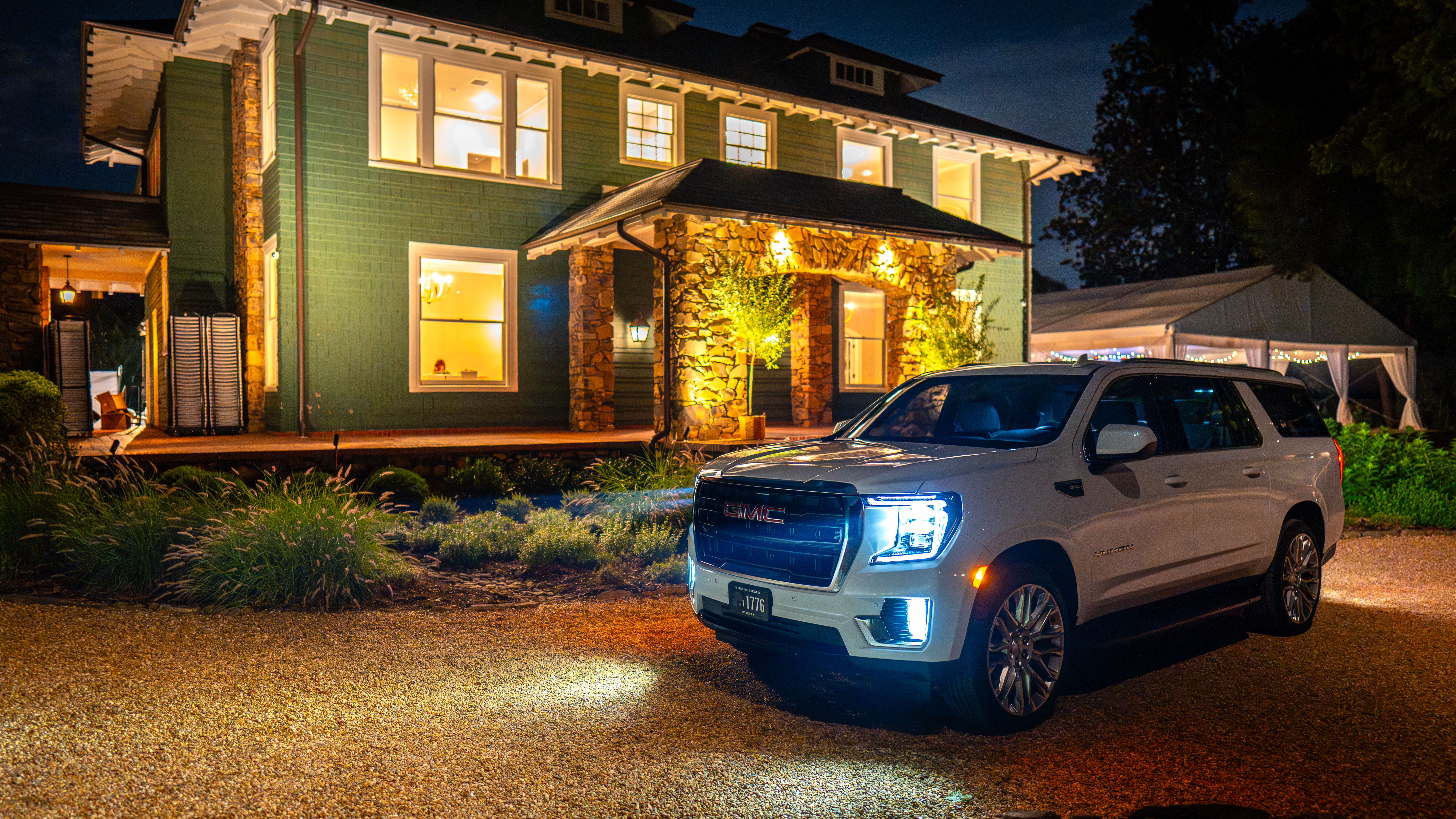 What is an automotive supplier, and how does General Motors recognize the very best? — Photo by Lee Salem on Pexels