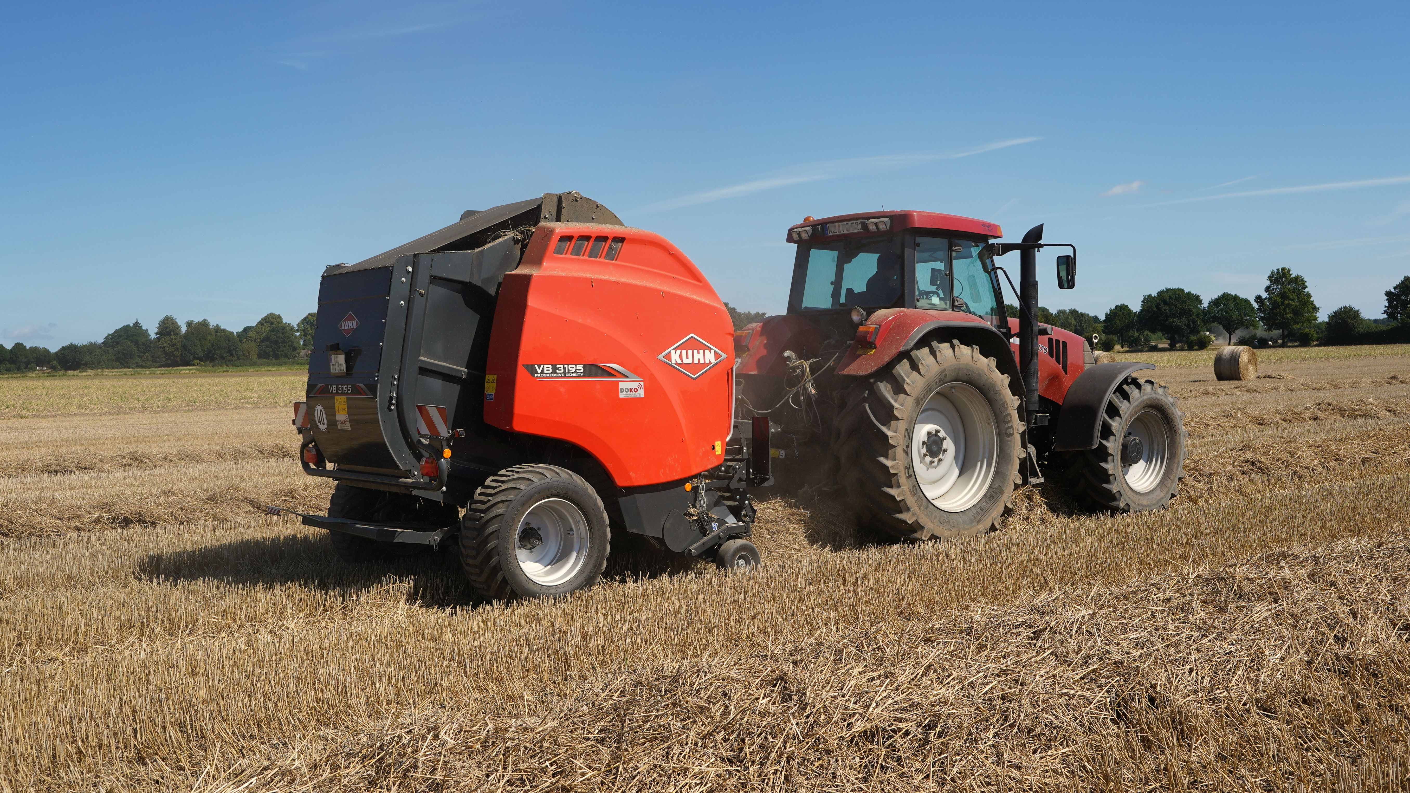 Balers; straw or fodder balers, including pick-up balers