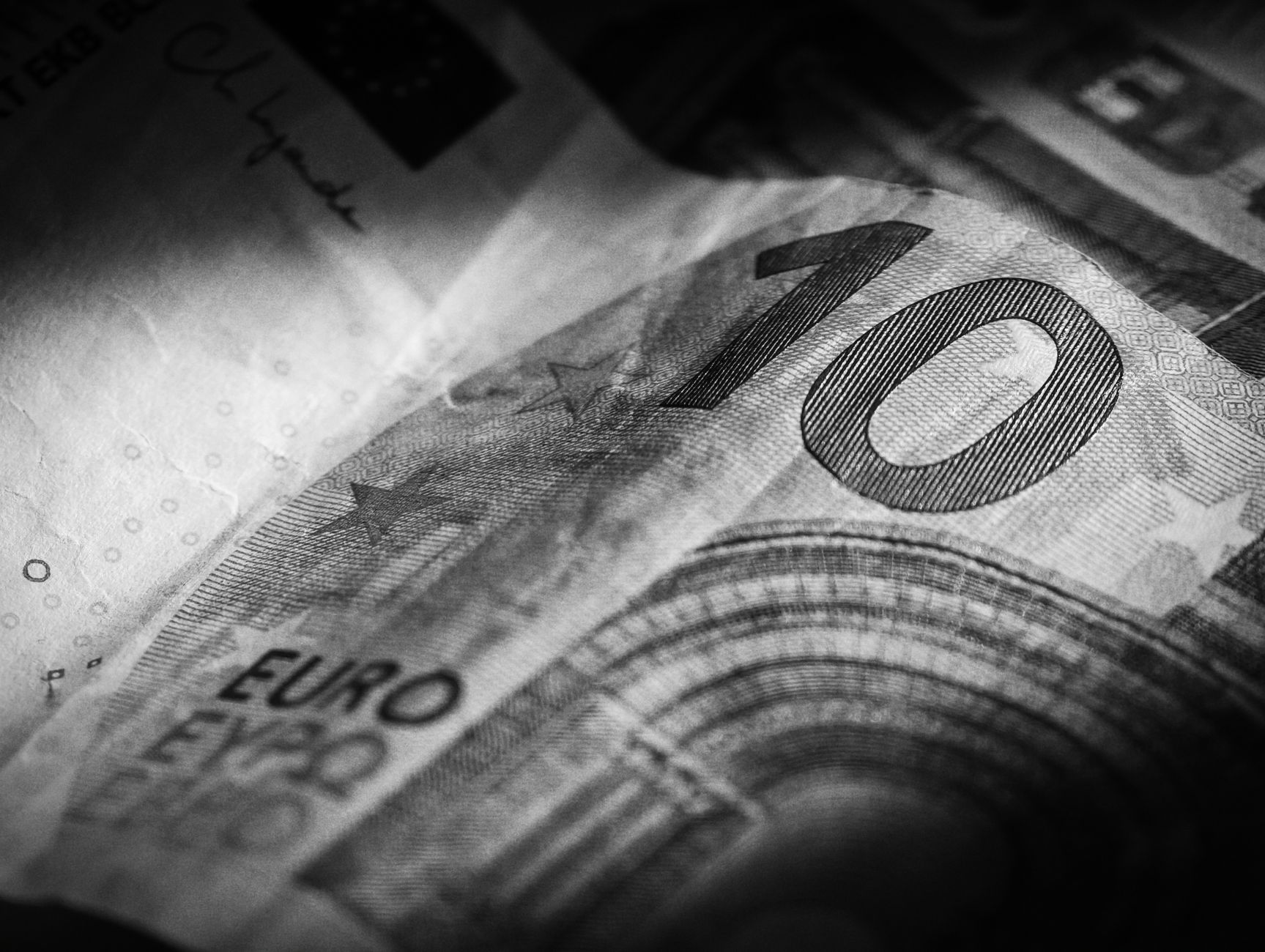 China Defends Yuan Policy Amid European Trade Pressure