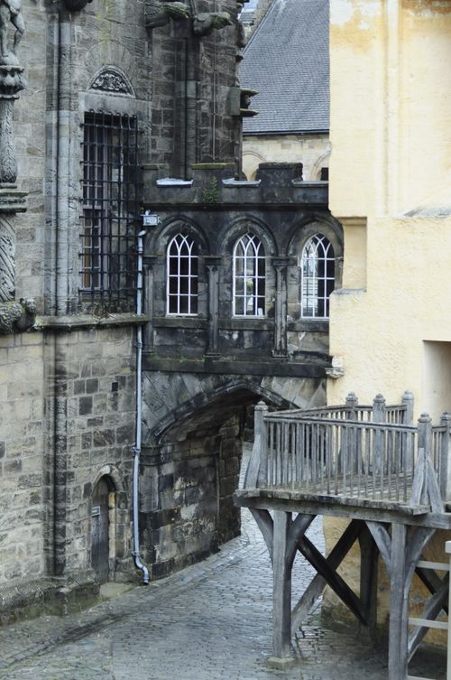 Free A detailed view of the historic courtyard at Stirling Castle in Scotland, showcasing classic architecture. Stock Photo