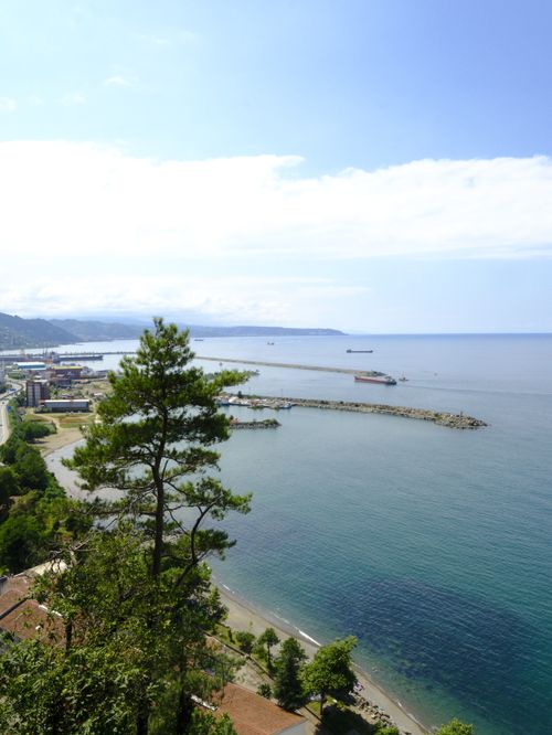 Free Breathtaking panoramic view of the coastline in Trabzon, Türkiye with lush greenery and expansive sea. Stock Photo