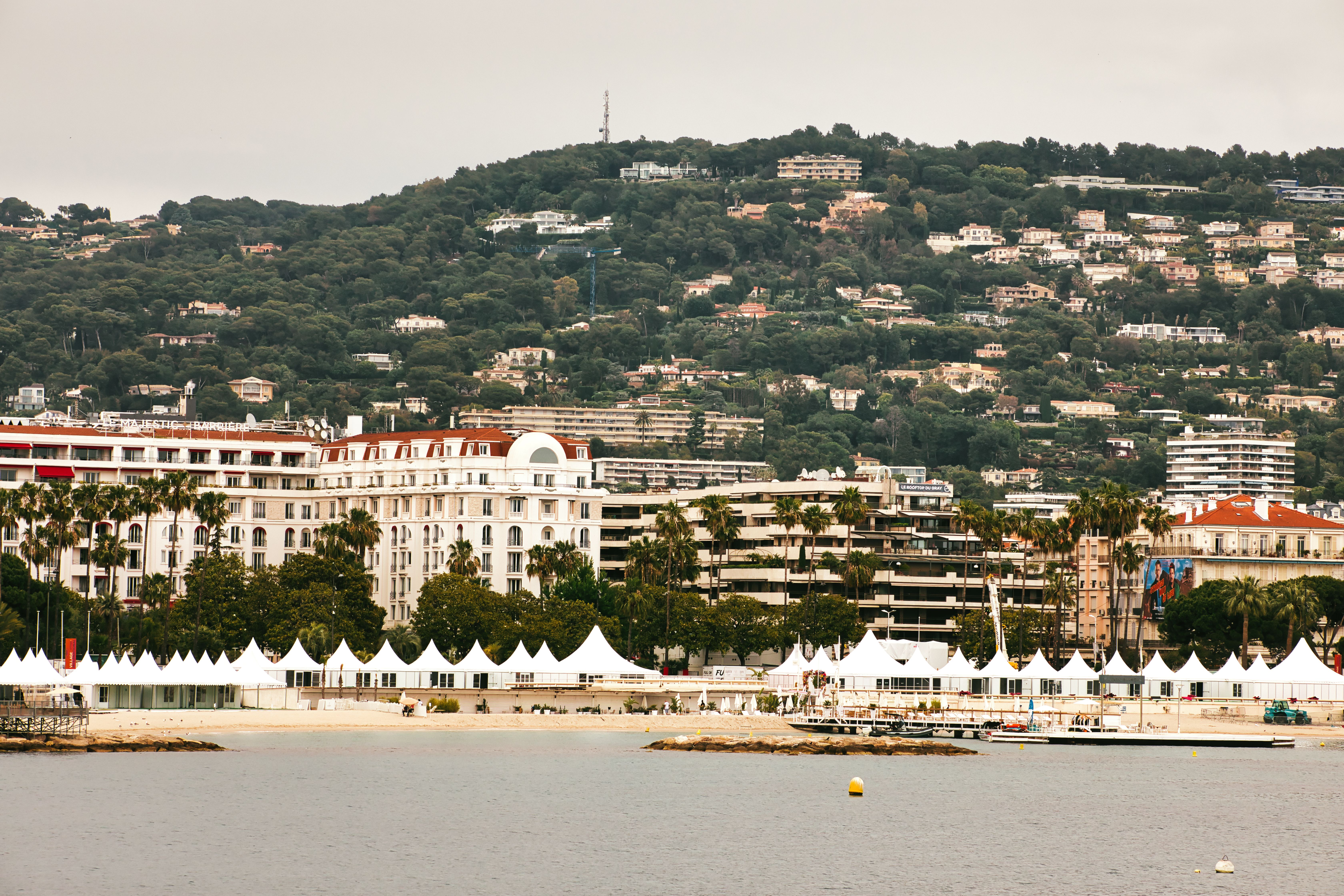 Airport transfers in Cannes