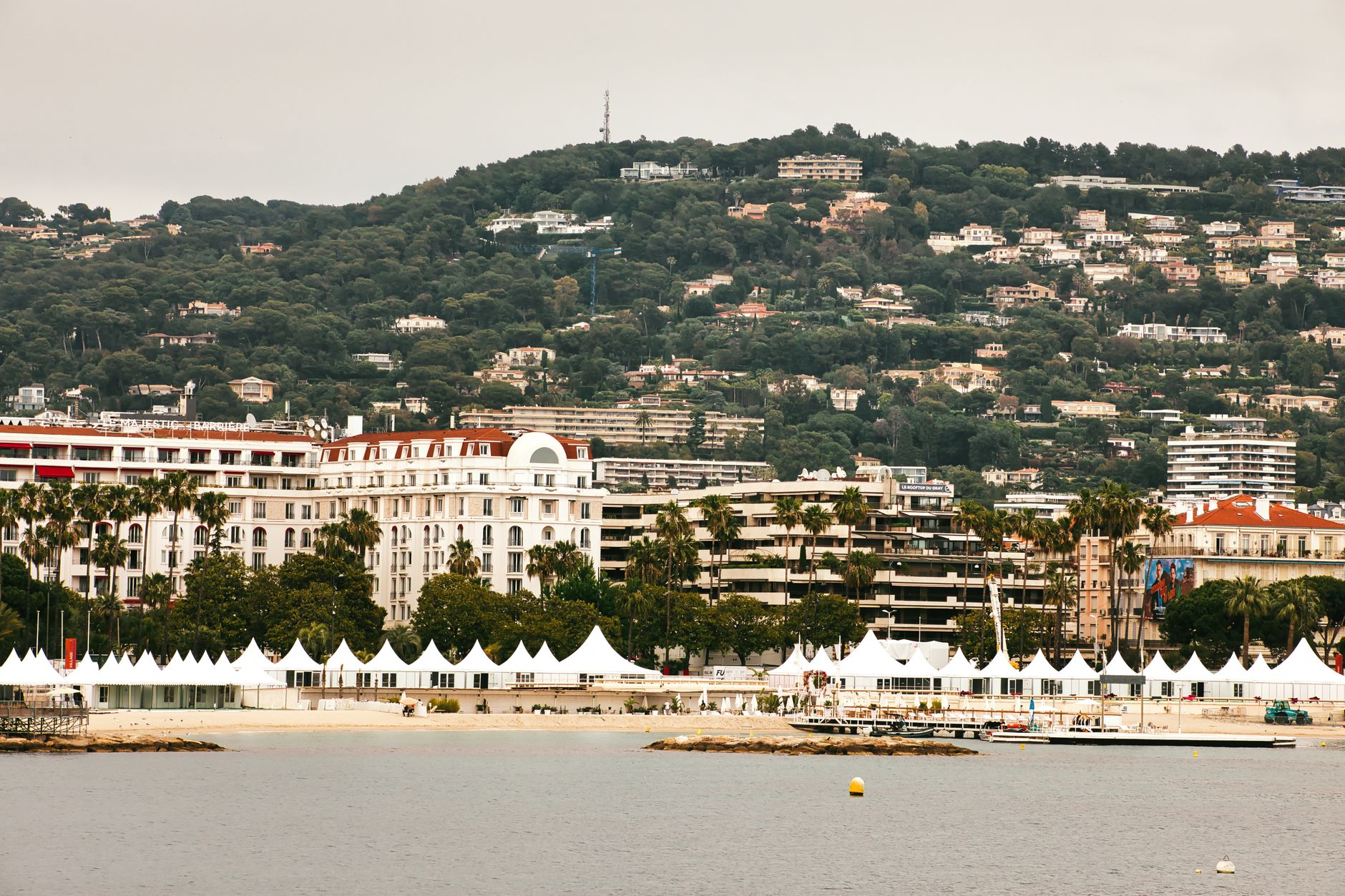 Airport transfers in Cannes Airport transfers in Cannes