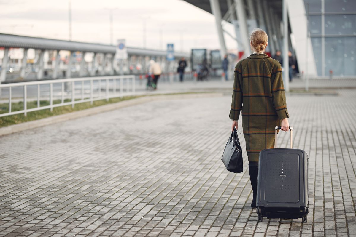 student moves in Edgware — Loaded properly: blankets, straps and a plan in Edgware