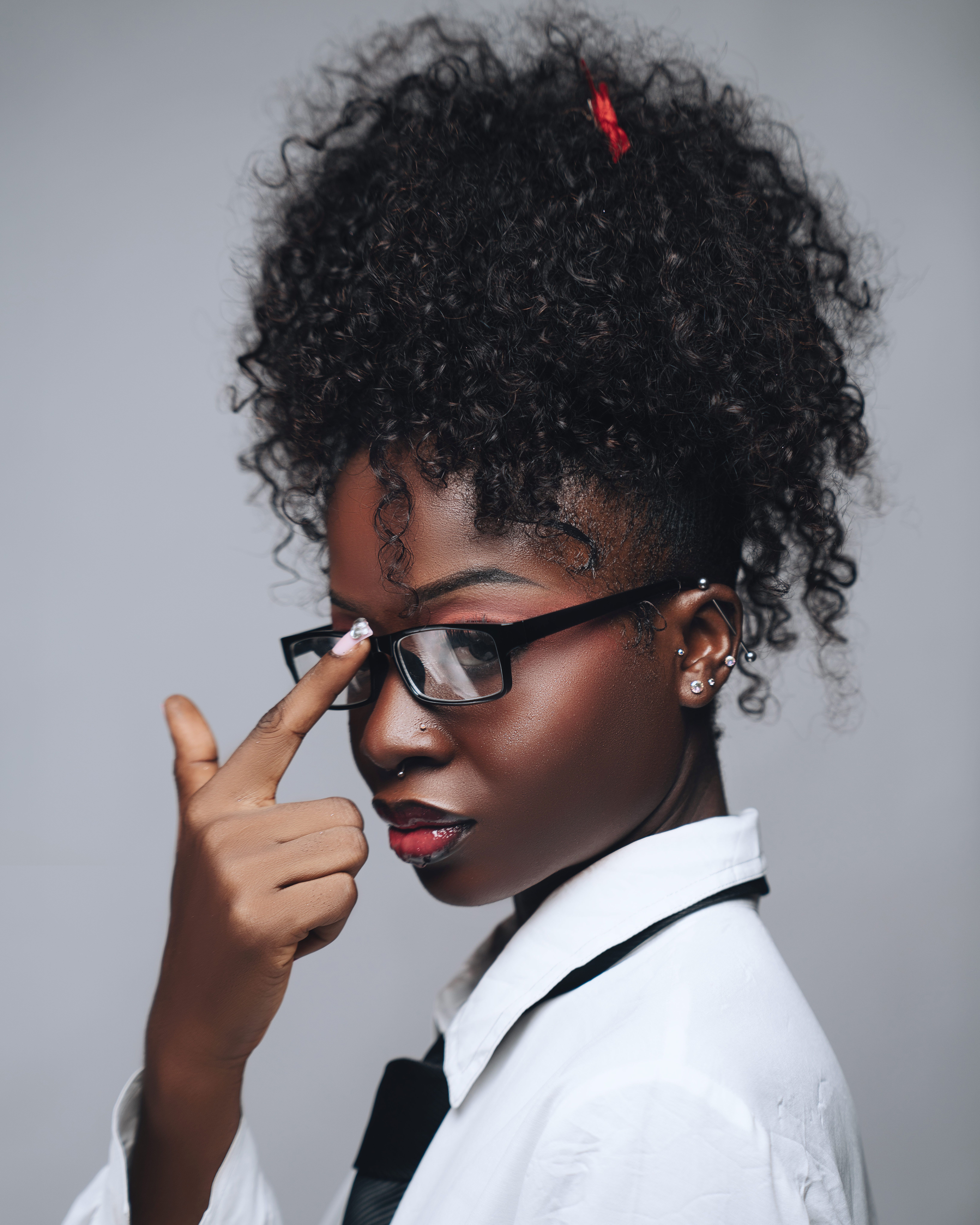 Voluminous High Puff — a hair look on BLK GLO