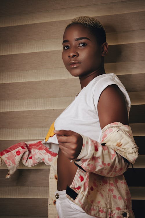 Fotobanka s bezplatnými fotkami na tému Afroameričanka, černoška, dievča
