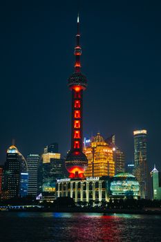 Nacht & Skyline bei Nacht – Majestätische Neon-Szene