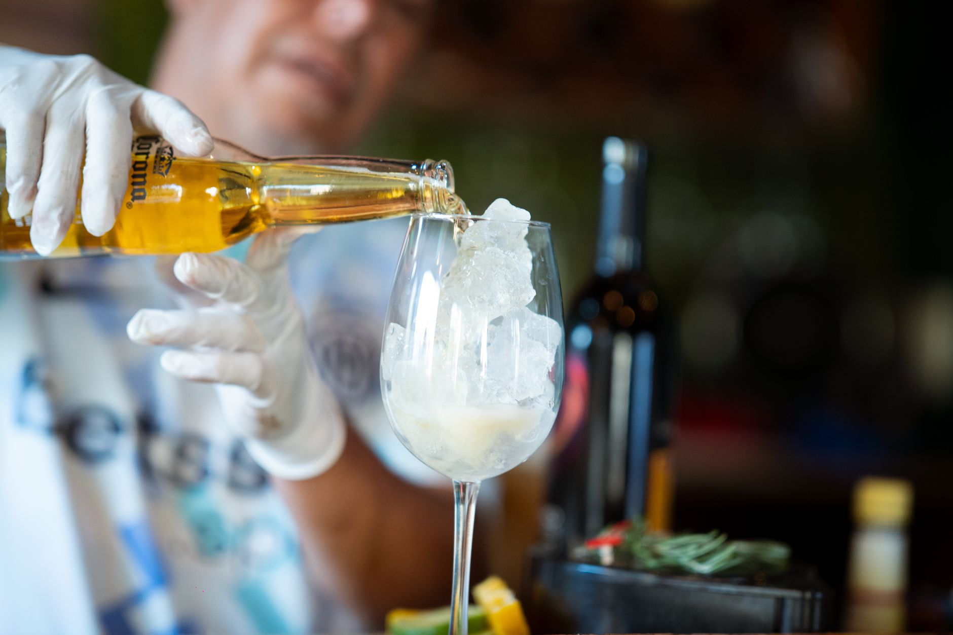 Booze-Free Brews Surge as Craft Technology Redefines Non-Alcoholic Beer Market