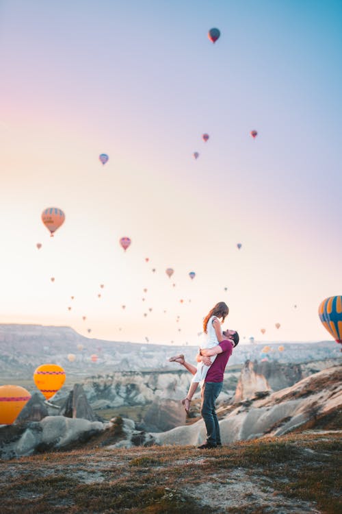 Gratis lagerfoto af balloner, eventyr, folk