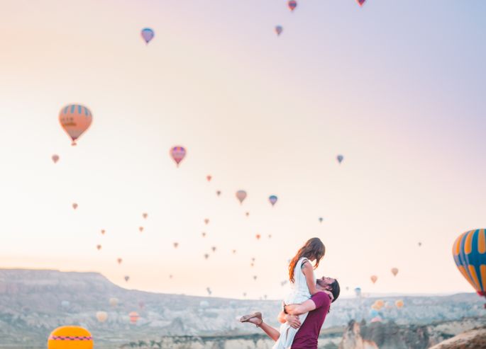 Online dating: starting a conversation on a niche platform