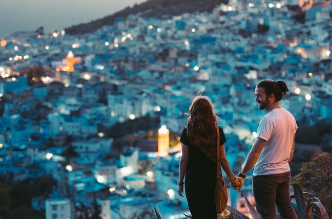 Online dating: starting a conversation on a niche platform