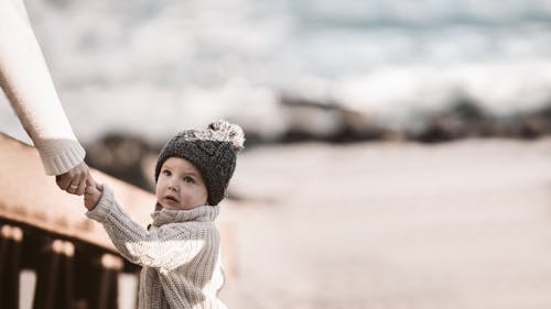 Foto profissional grátis de abrigo, acessórios para cabeça, adorável