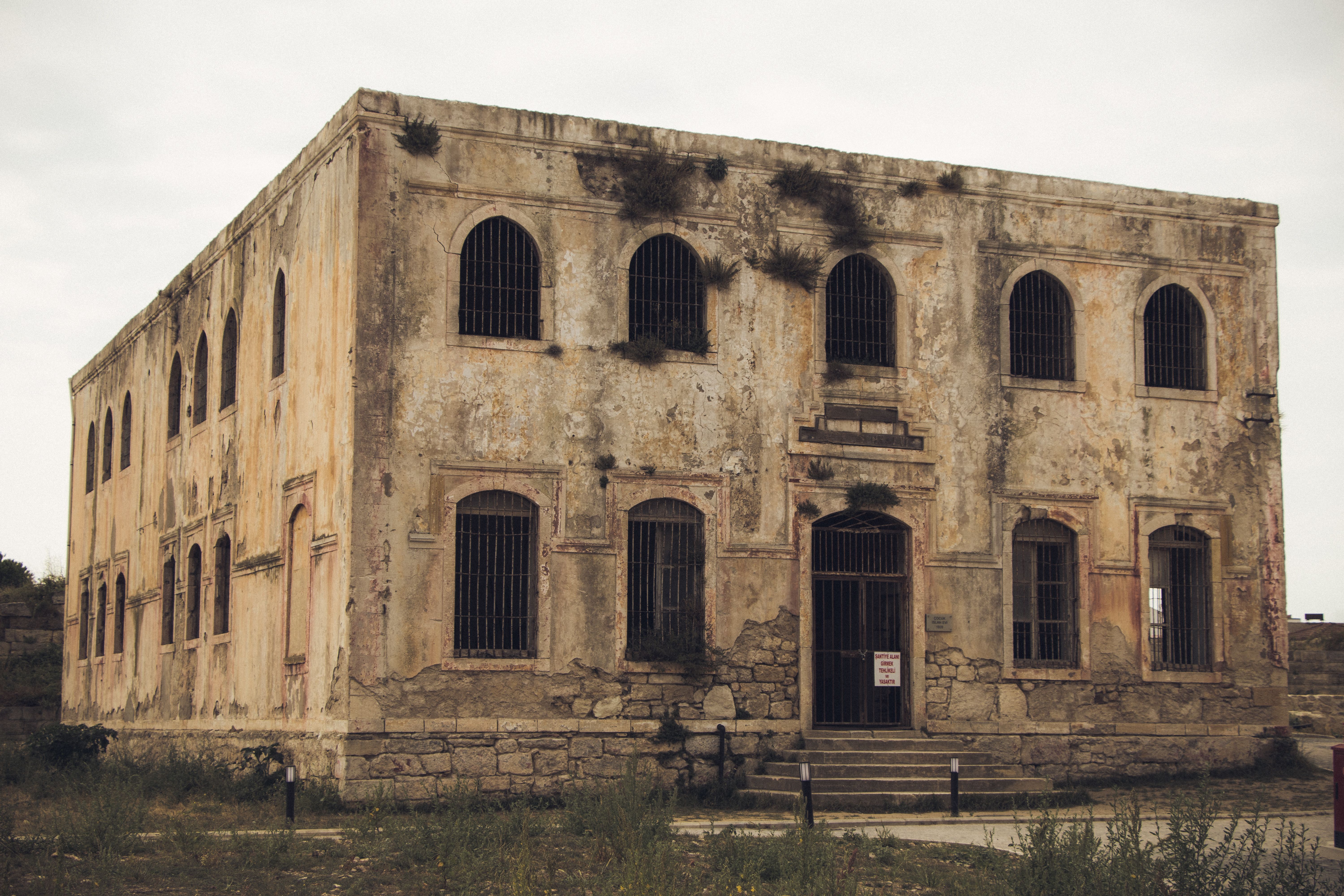 The Symbolism of Caetés: How Local Politics Affects Brazil's Risk Premium
