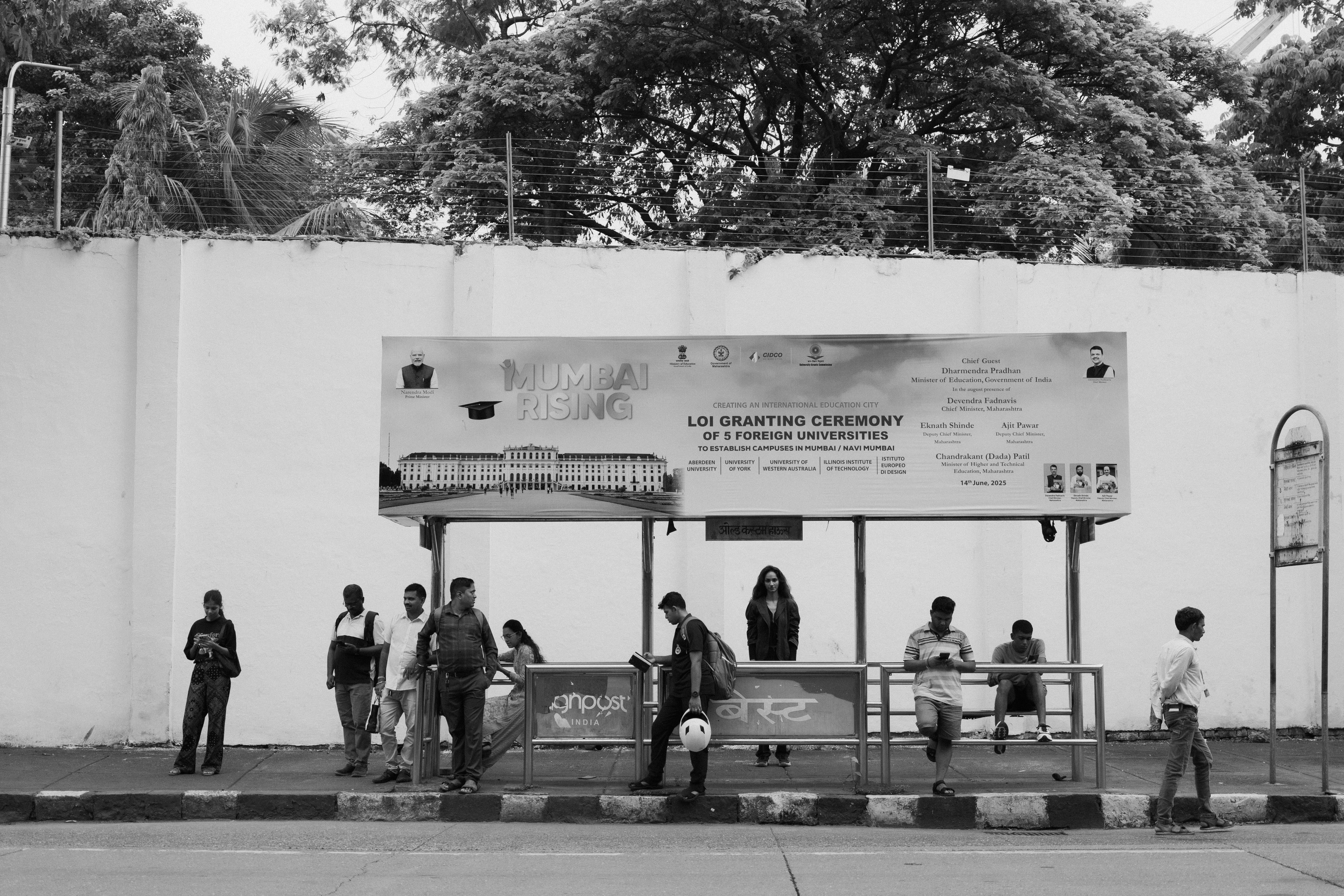 Featured image for the article: Select Cityflo buses in Mumbai are getting mini libraries for office commuters