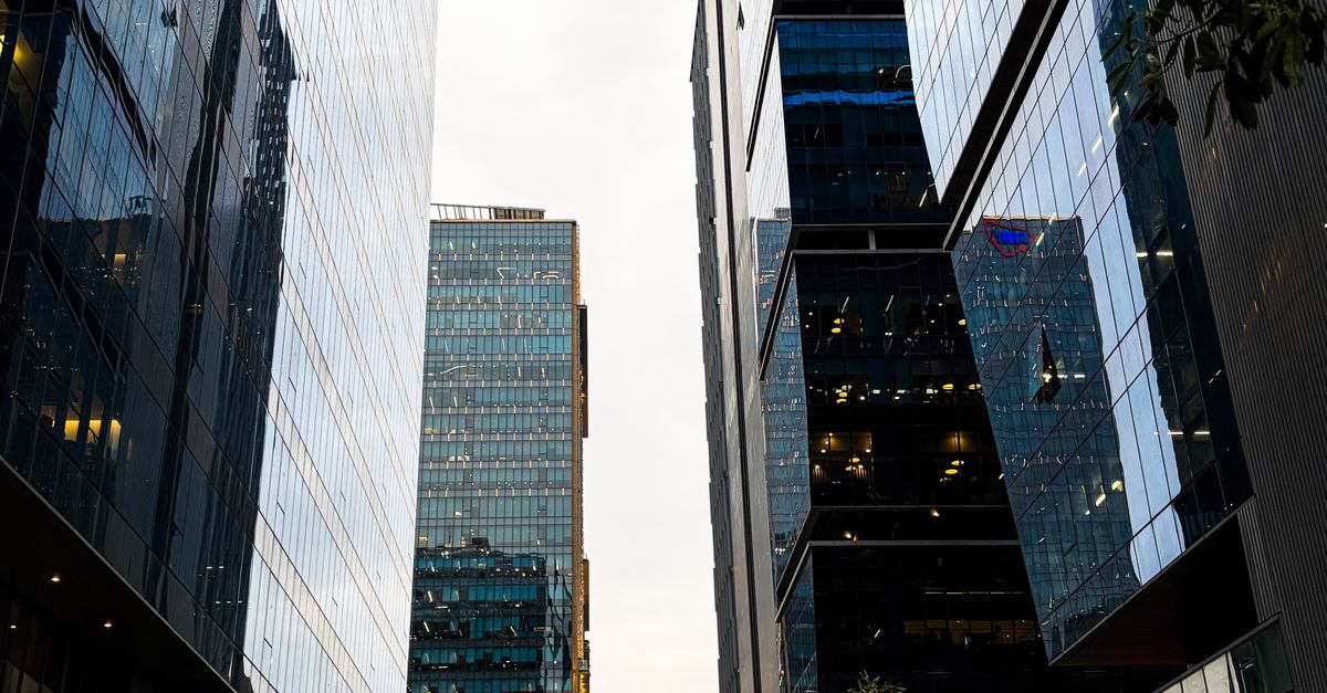 Las 10 sedes corporativas más costosas jamás construidas Las 10 sedes corporativas más costosas jamás construidas