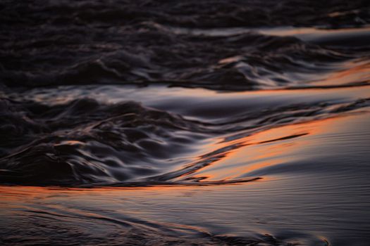 Sonnenaufgang auf schwarzem Hintergrund – OLED Motiv
