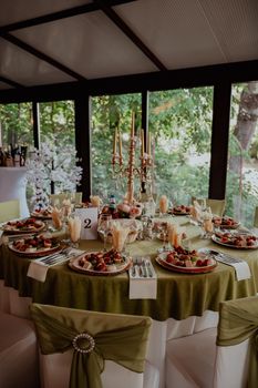 Beautifully set wedding table outdoors in Cluj-Napoca, Romania.