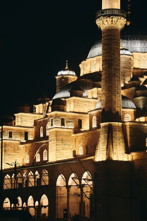 Free Stunning night view of a beautifully lit mosque showcasing Ottoman architecture in Istanbul. Stock Photo