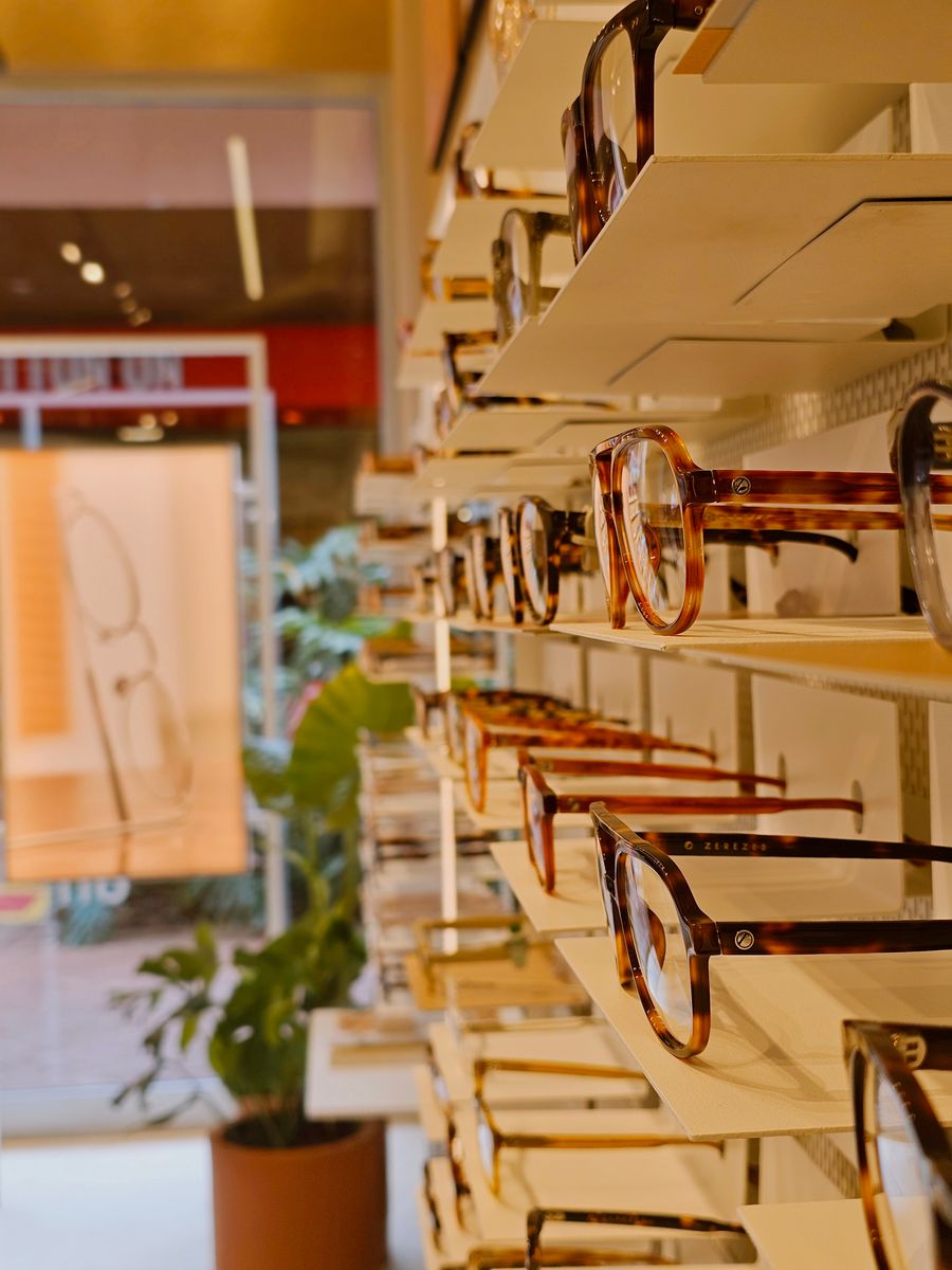 Colección de monturas de gafas