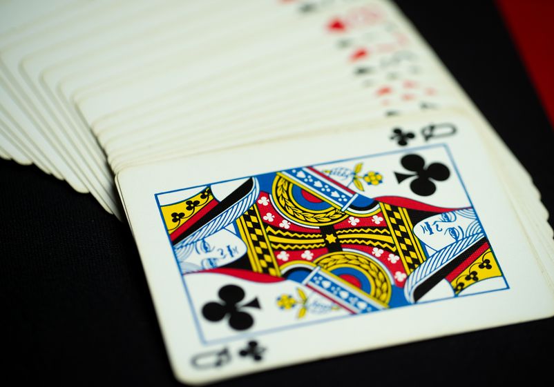 Online Casino: Spielautomaten und Live-Spiele im Überblick