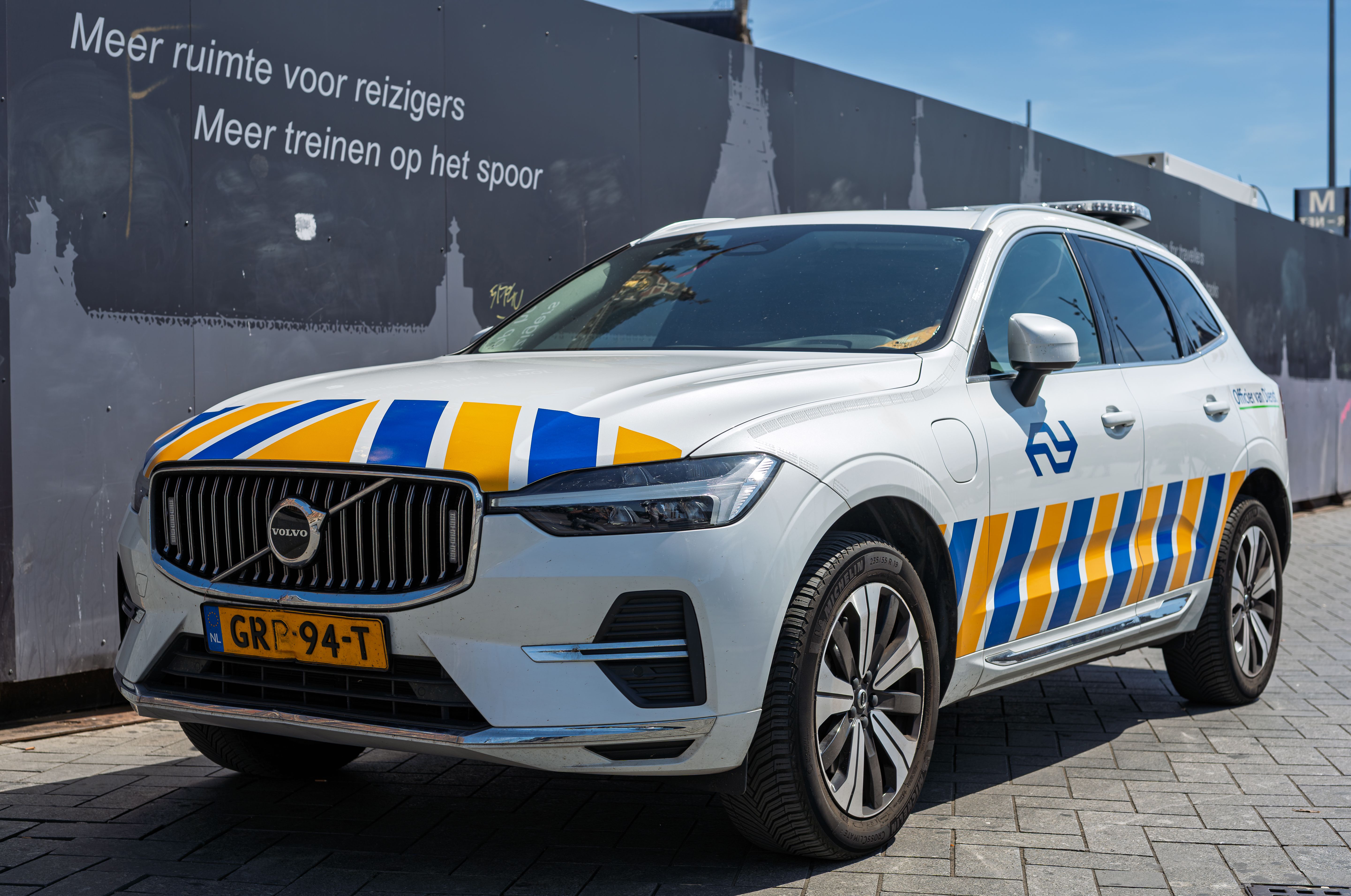 Volvo rafforza la sicurezza connessa e inizia ad avvisare i conducenti per animali, pedoni e incidenti