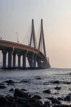 日落时分印度孟买班德拉-沃利海连接线的风景