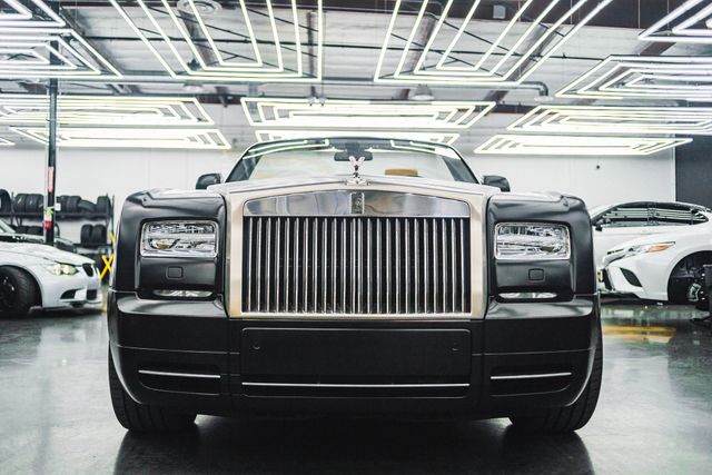 Black Rolls Royce luxury car — Rolls Royce limo rental NYC
