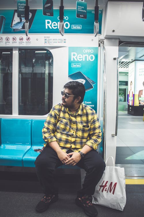 Fotos de stock gratuitas de amarillo, asiento, bolsa de la compra