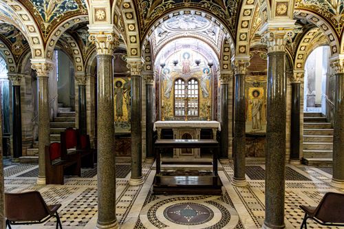 Free Beautiful ornate interior of a historic Roman church with detailed mosaics and columns. Stock Photo