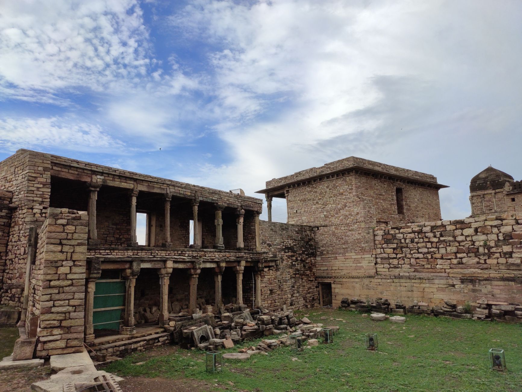 Airport transfers in Madhya Pradesh Airport transfers in Madhya Pradesh