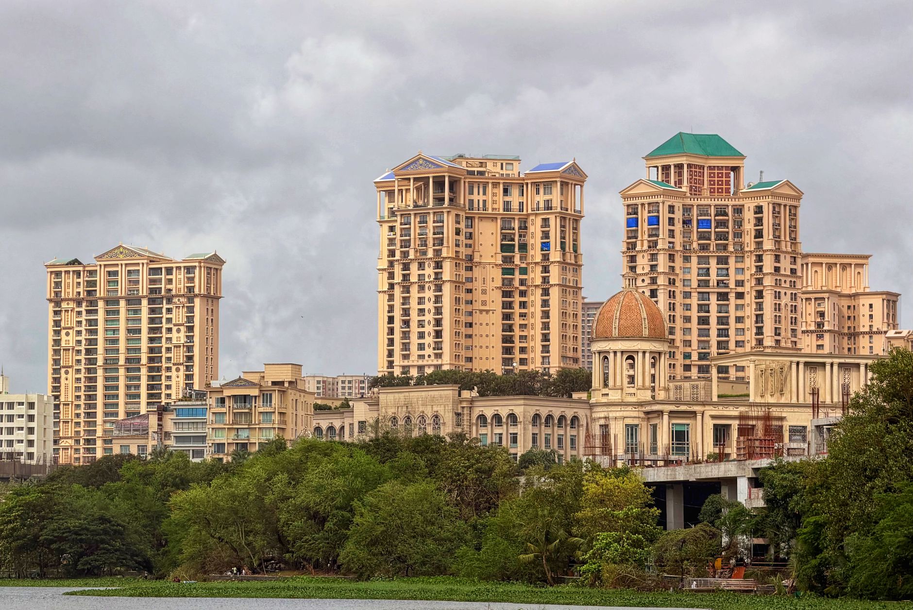 Mumbai bike rental and self drive car rental location