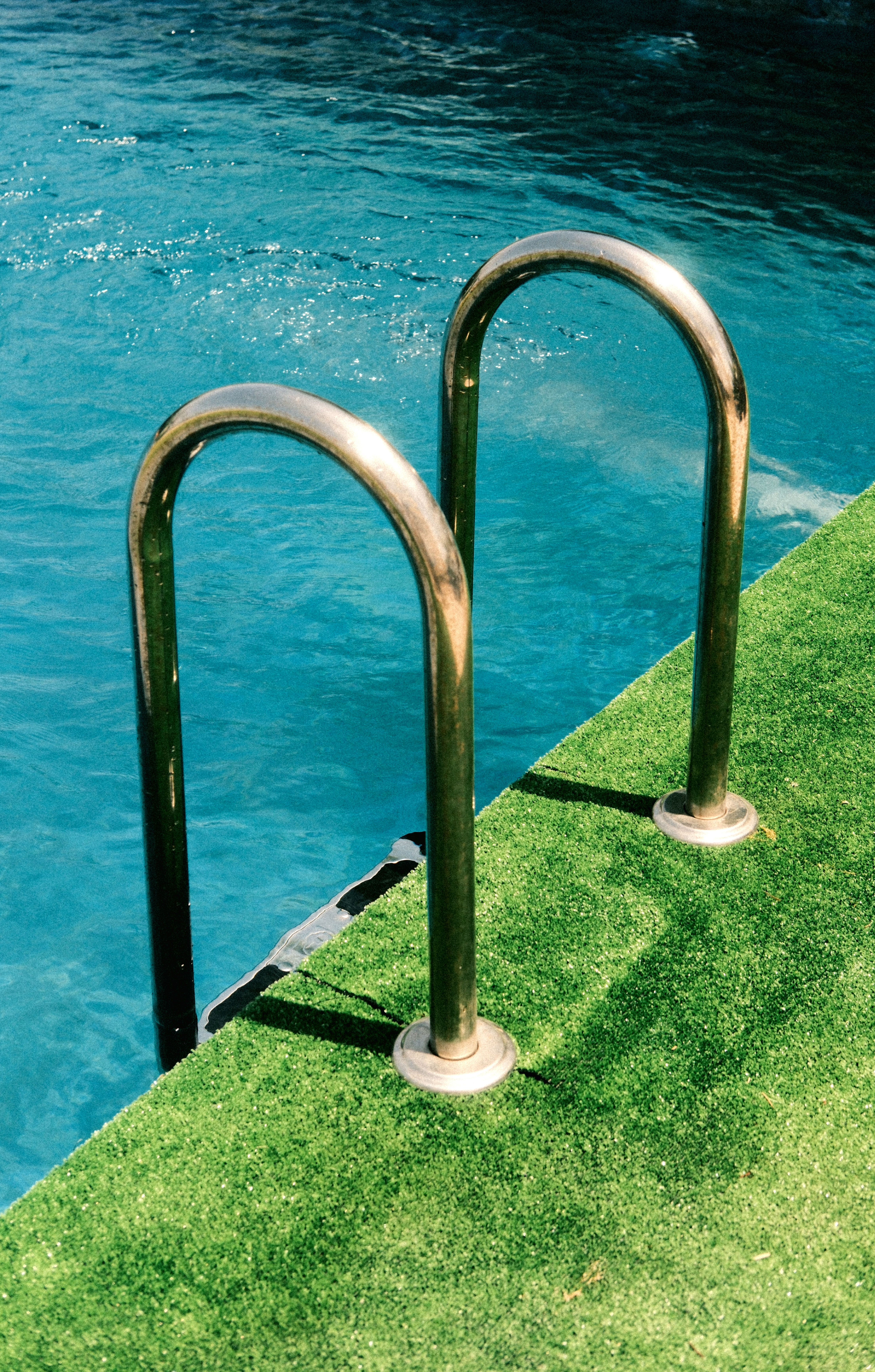 The pool can have artificial intelligence. But it still needs a fence